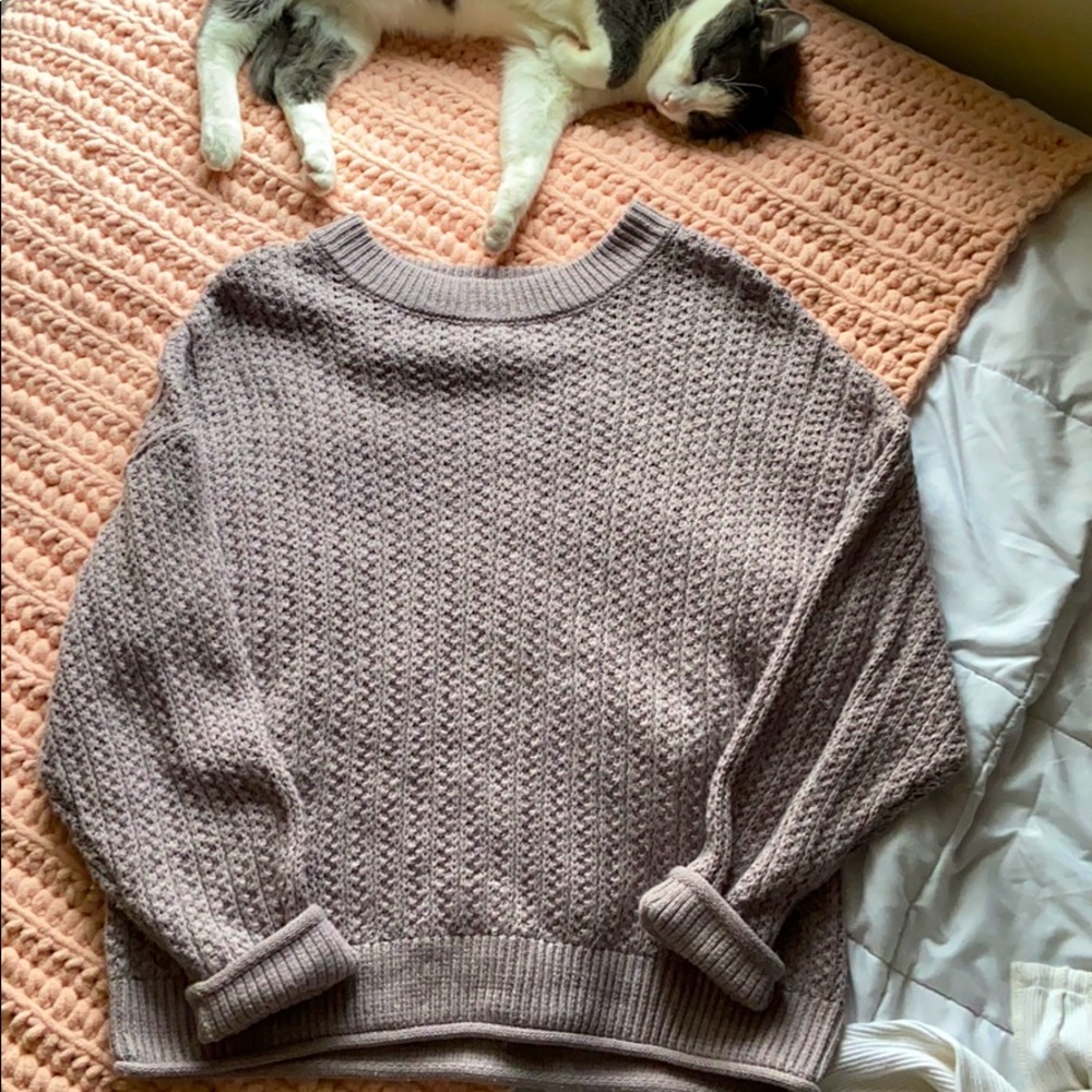 Women’s crew neck pullover sweater